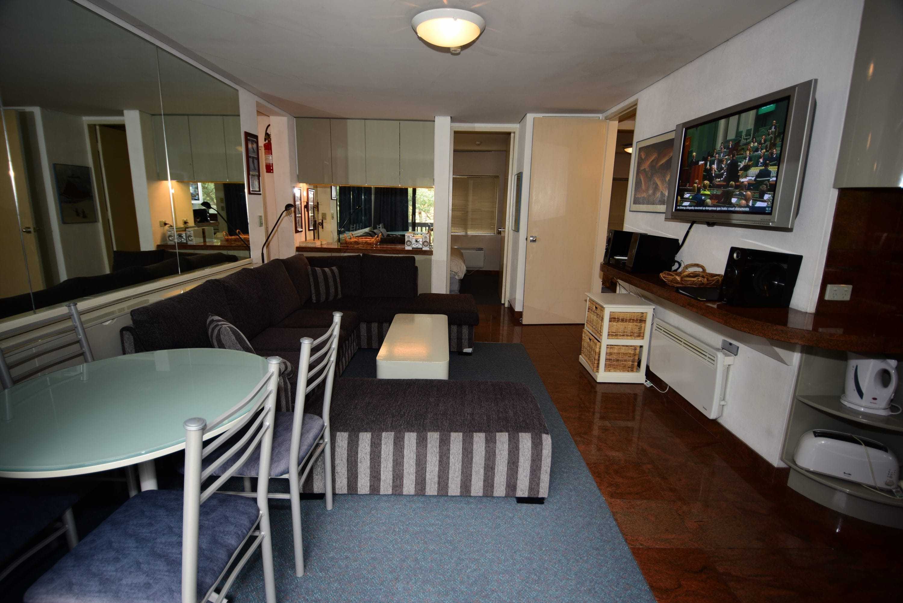 Mowamba B3 Apartment Accommodation Thredbo Alpine Village - 